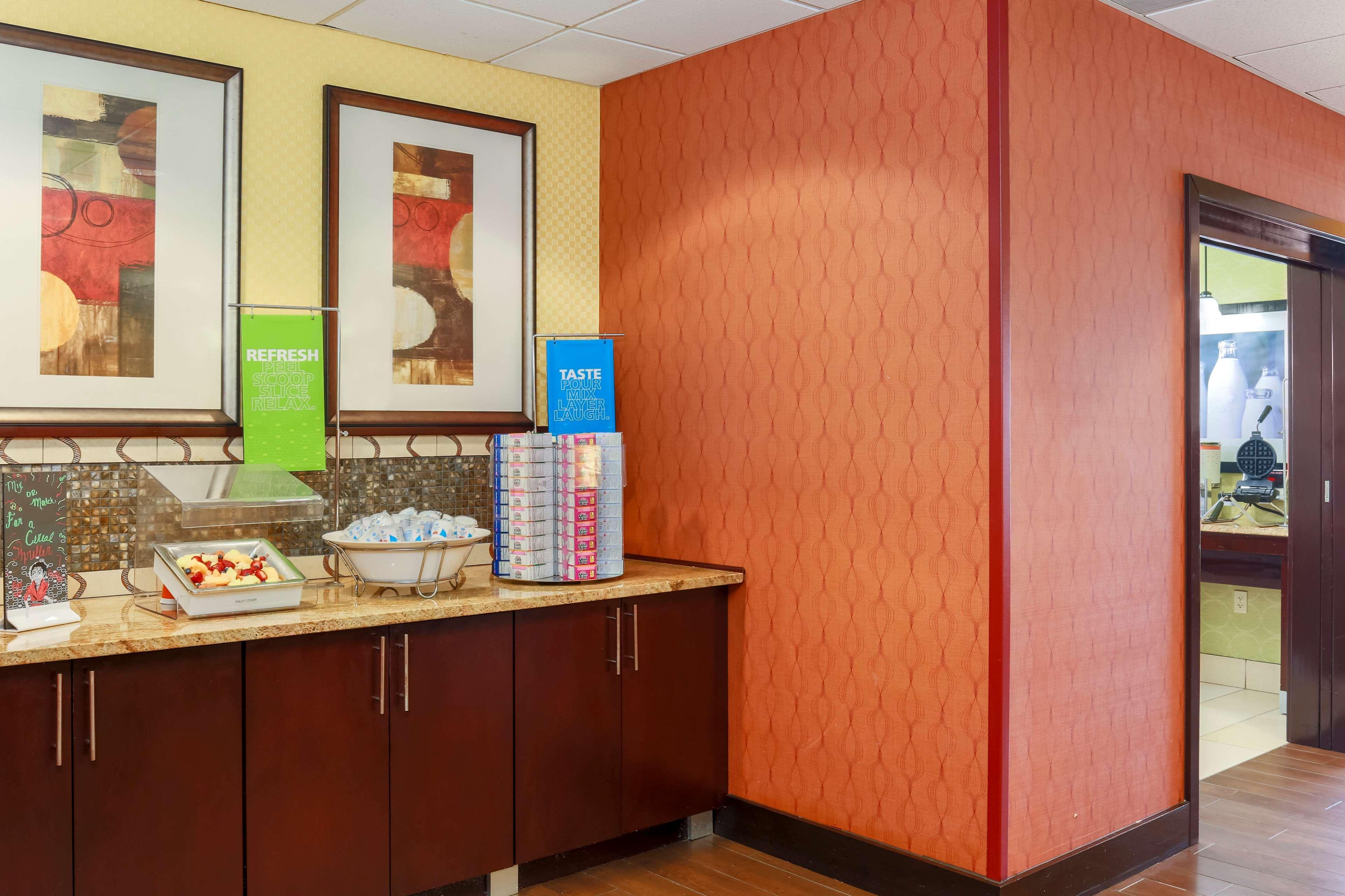 Hampton Inn Memphis-Walnut Grove/Baptist East Eksteriør bilde
